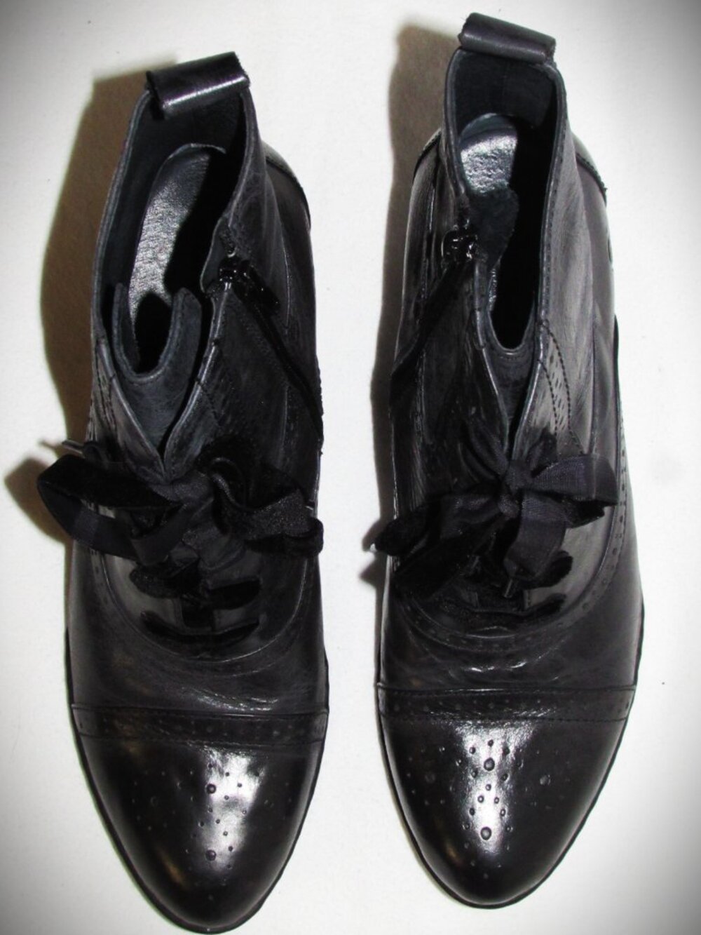 Womens Ladies Born Black Leather Lace Up "Peasant" Heels Boots 8.5 M Orig $190 - Picture 9 of 10